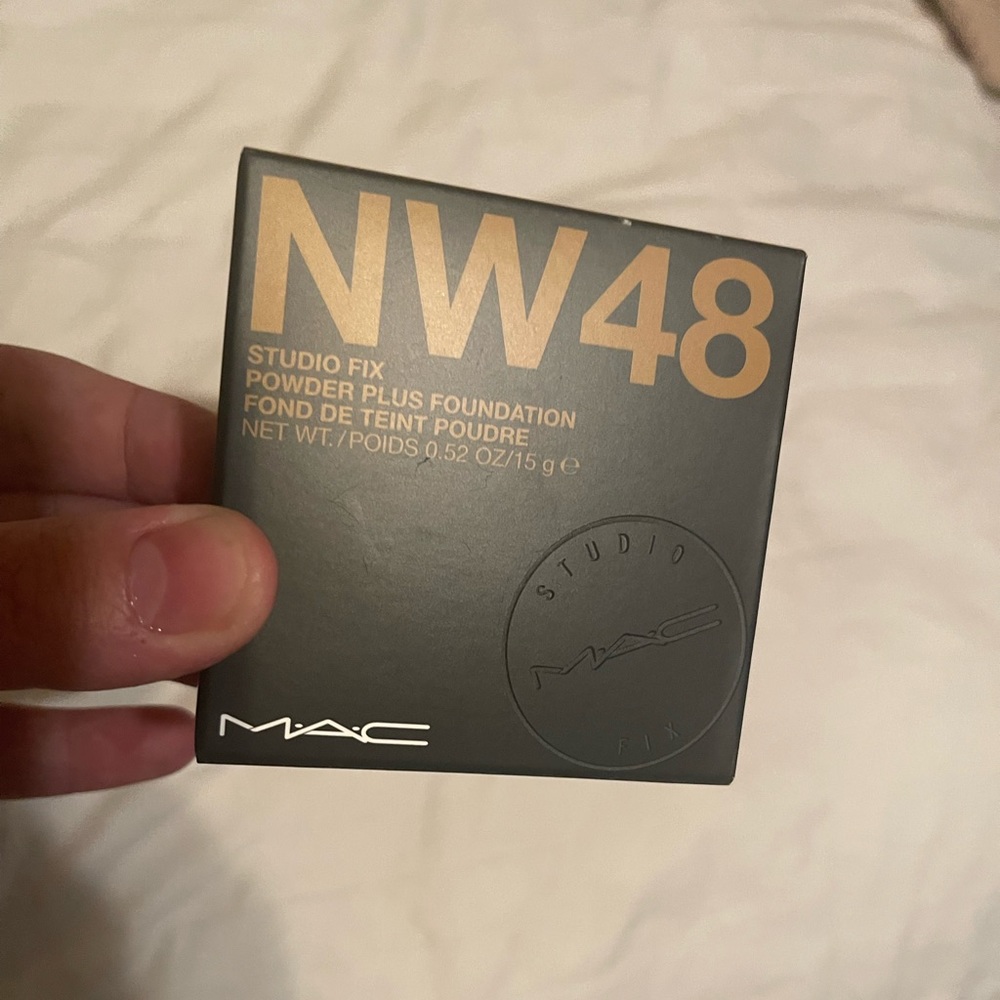 MAC NW48 studio fix powder plus foundation